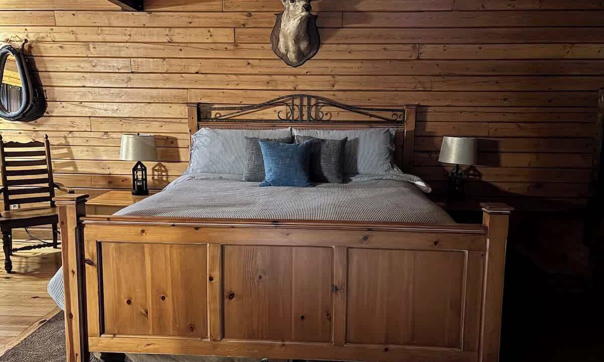 Photo of Bedroom in Garfield
