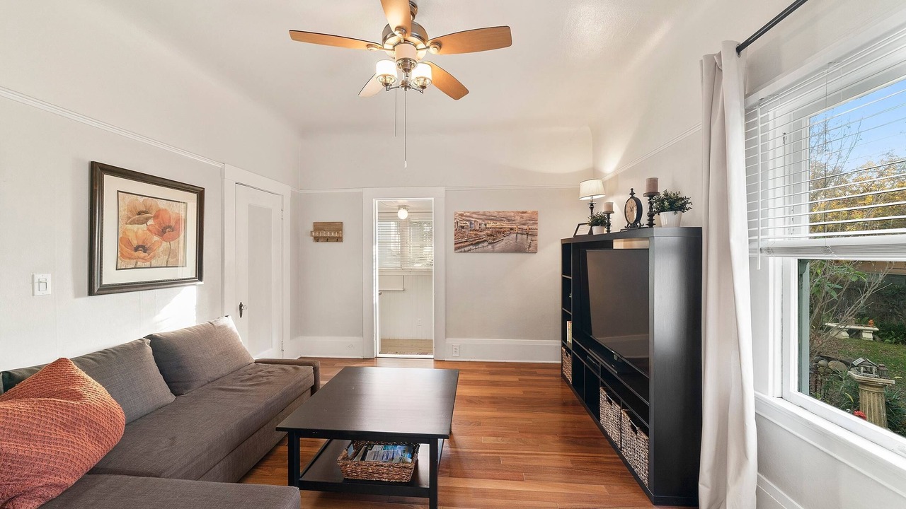 Photo of Livingroom in Midtown Sacramento