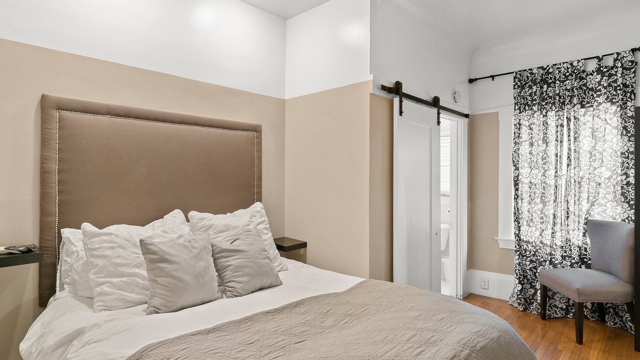 Photo of Bedroom in Midtown Sacramento