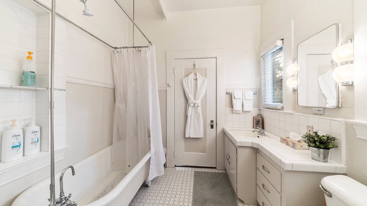 Photo of Bathroom in Midtown Sacramento