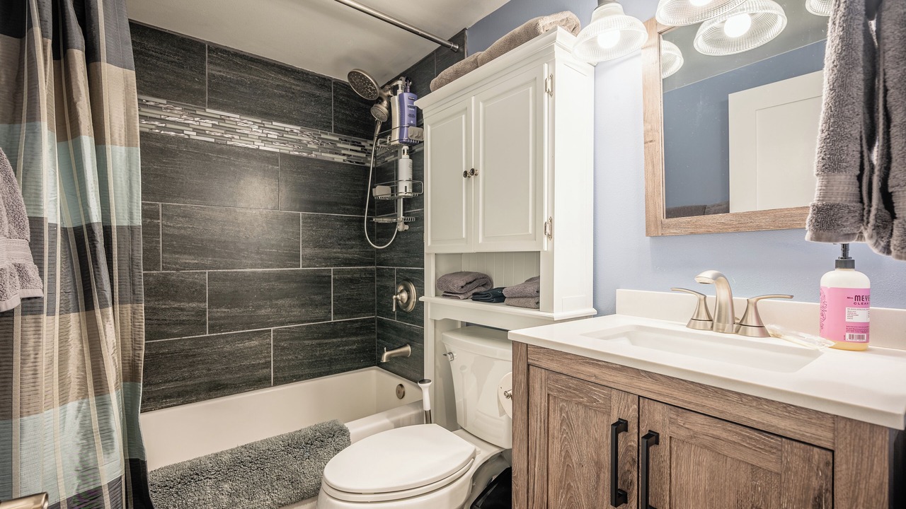 Photo of Bathroom in Green Lake