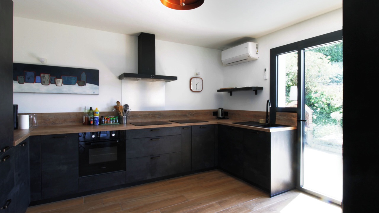 Photo of Kitchen in Viviers-du-Lac