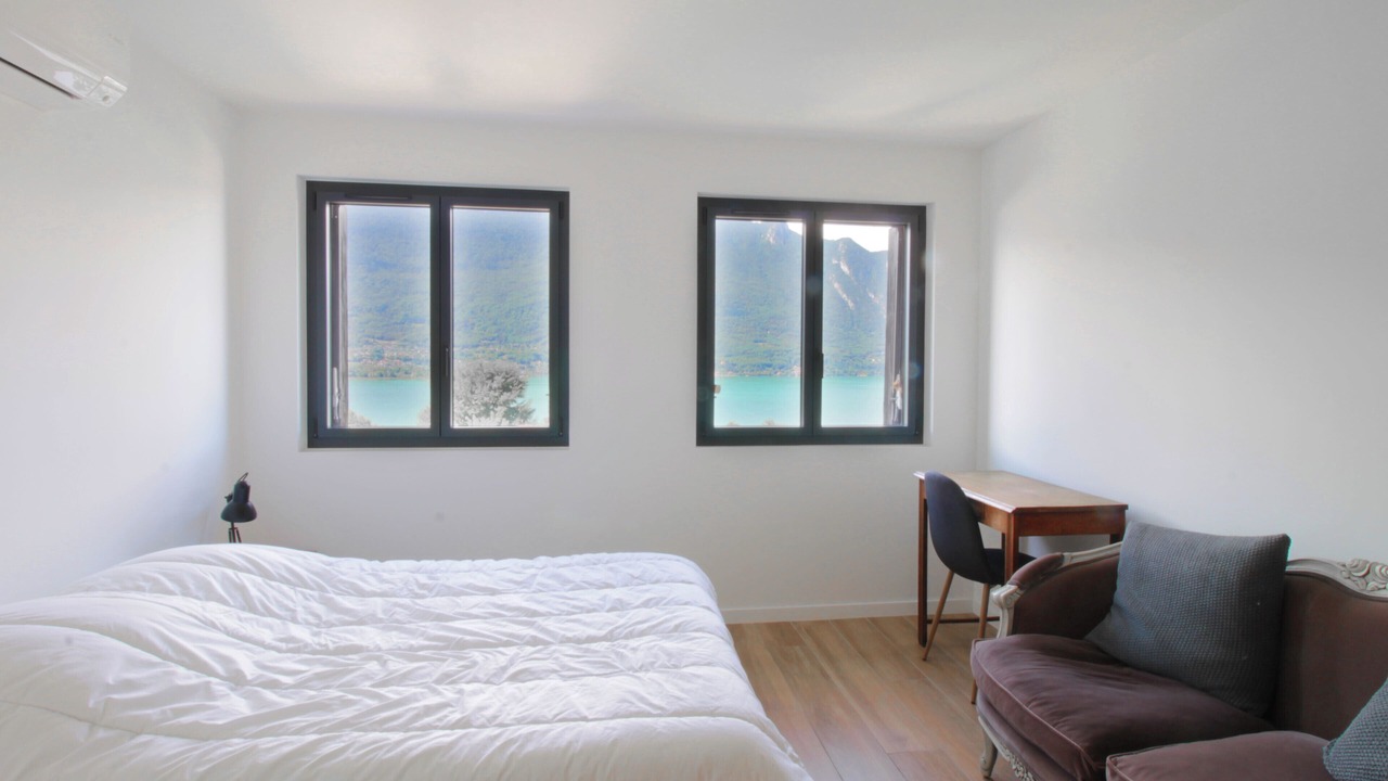 Photo of Bedroom in Viviers-du-Lac