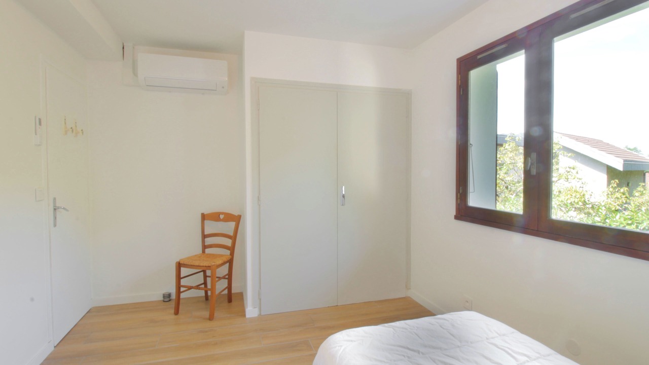 Photo of Bedroom in Viviers-du-Lac