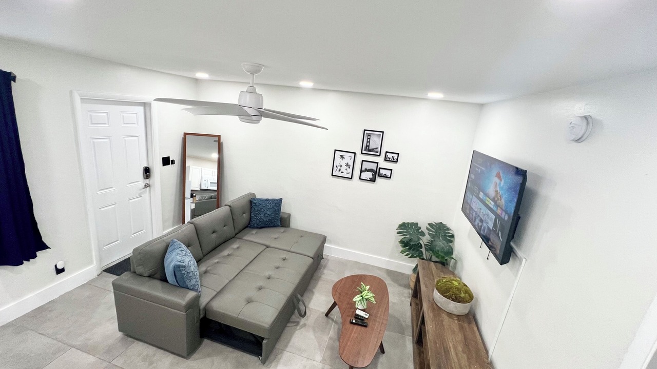 Photo of Livingroom in Lake Ridge