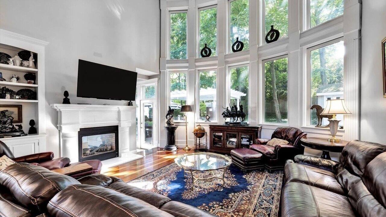 Photo of Livingroom in Sagamore Beach
