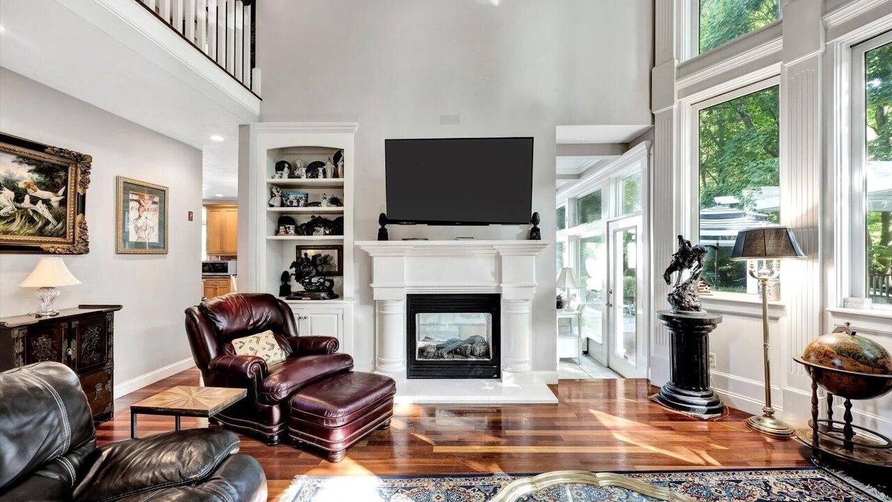Photo of Livingroom in Sagamore Beach