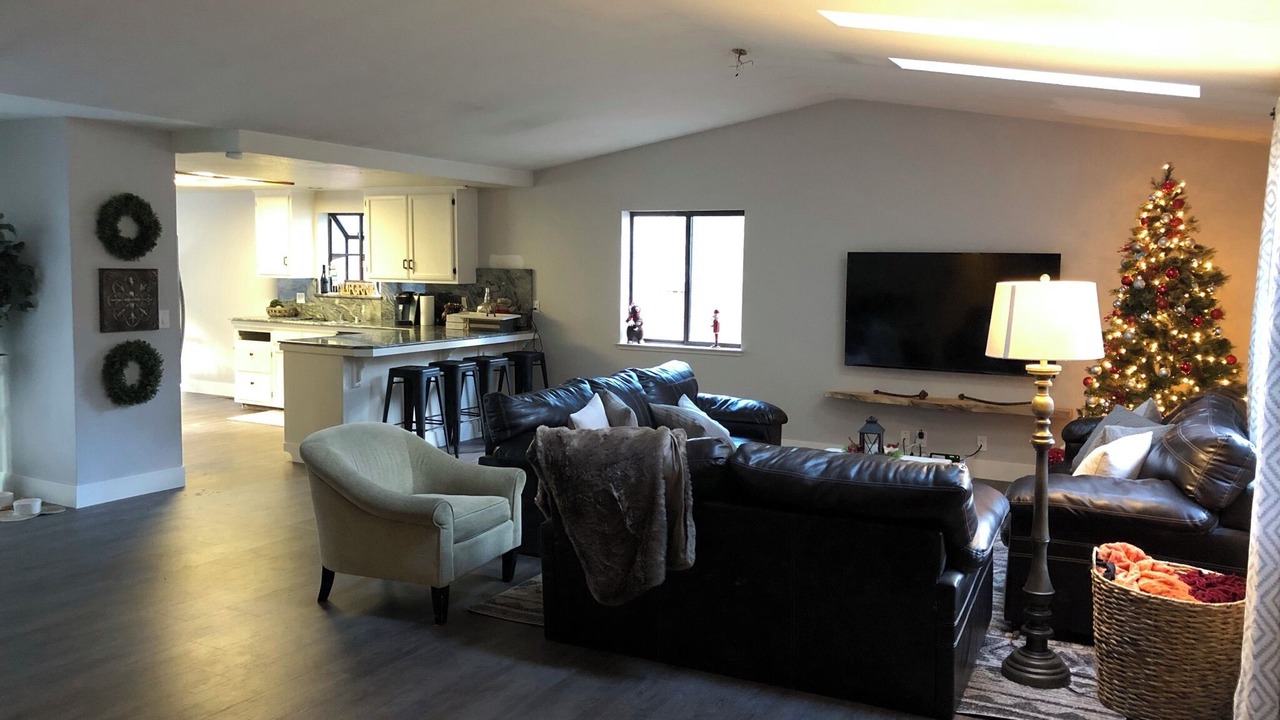 Photo of Livingroom in Christmas Valley