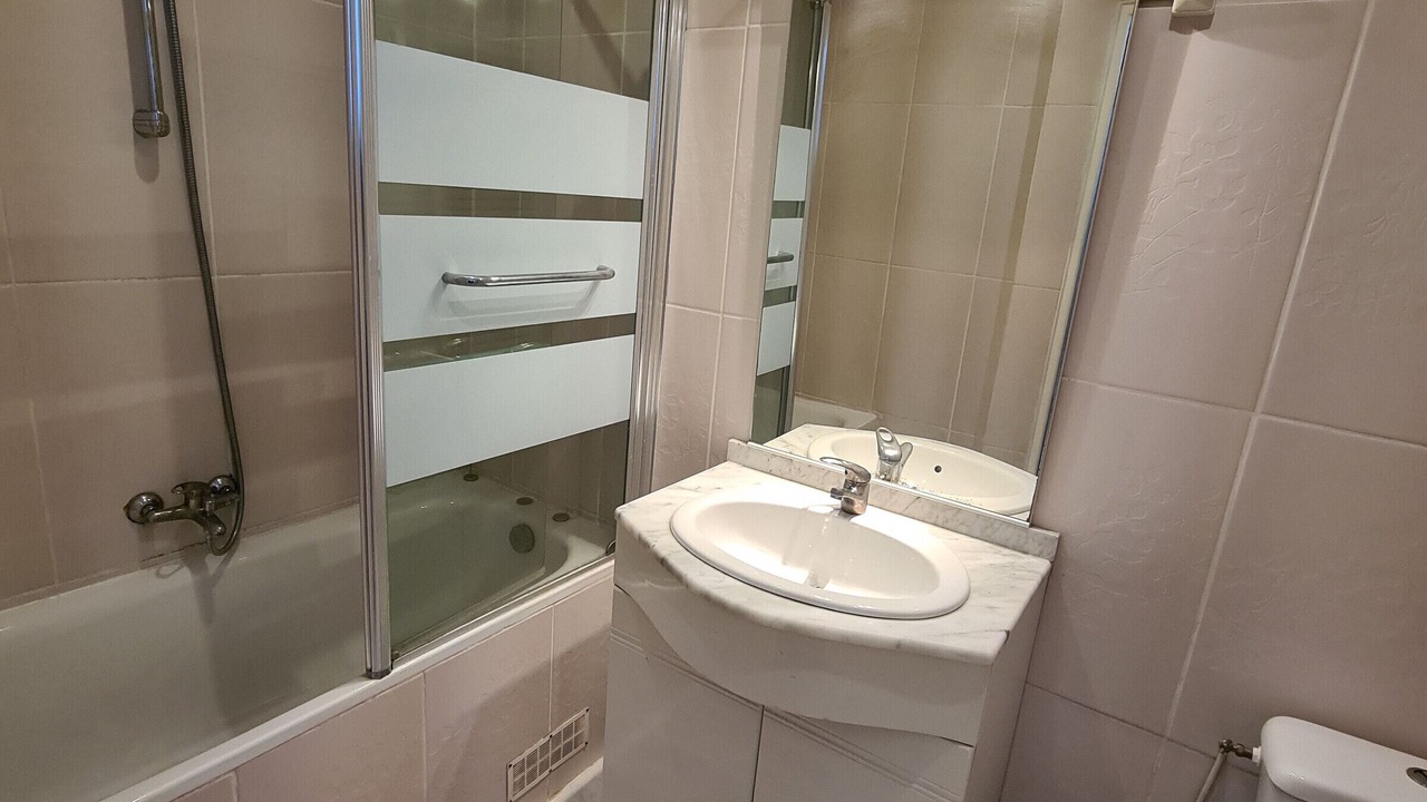 Photo of Bathroom in Lorcy