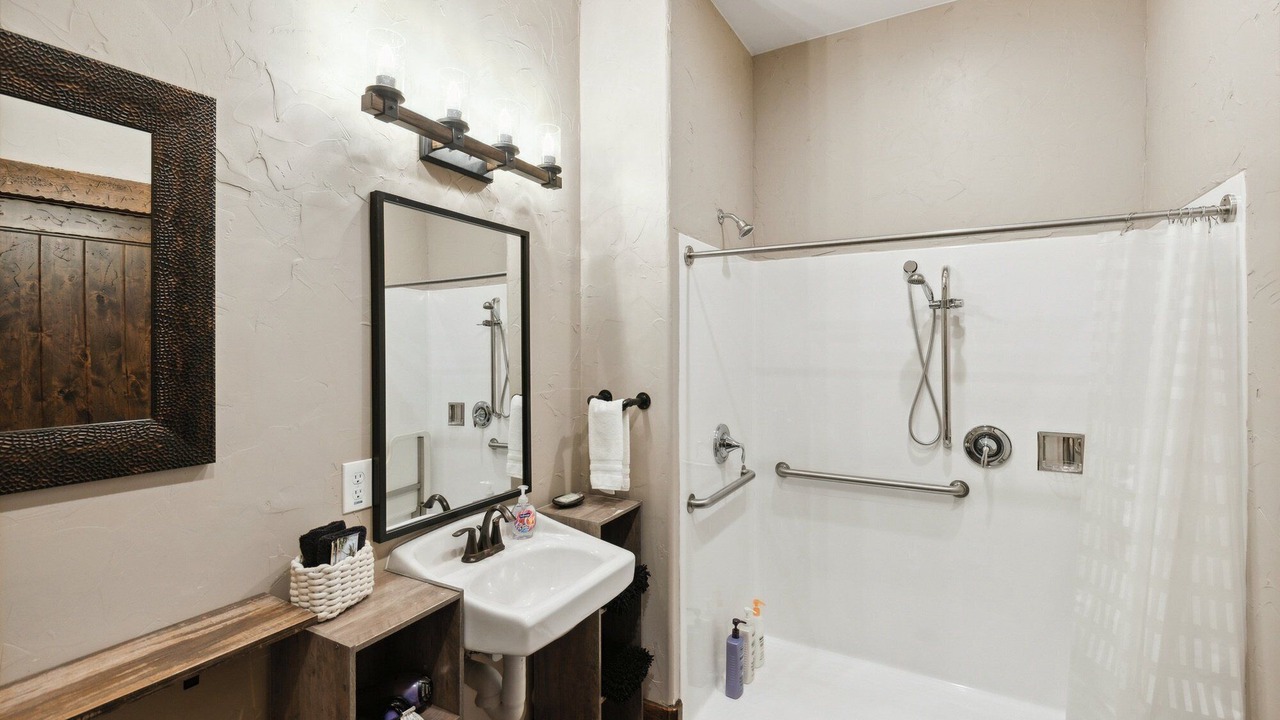 Photo of Bathroom in Hildale