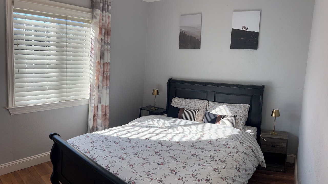 Photo of Bedroom in Willow Glen