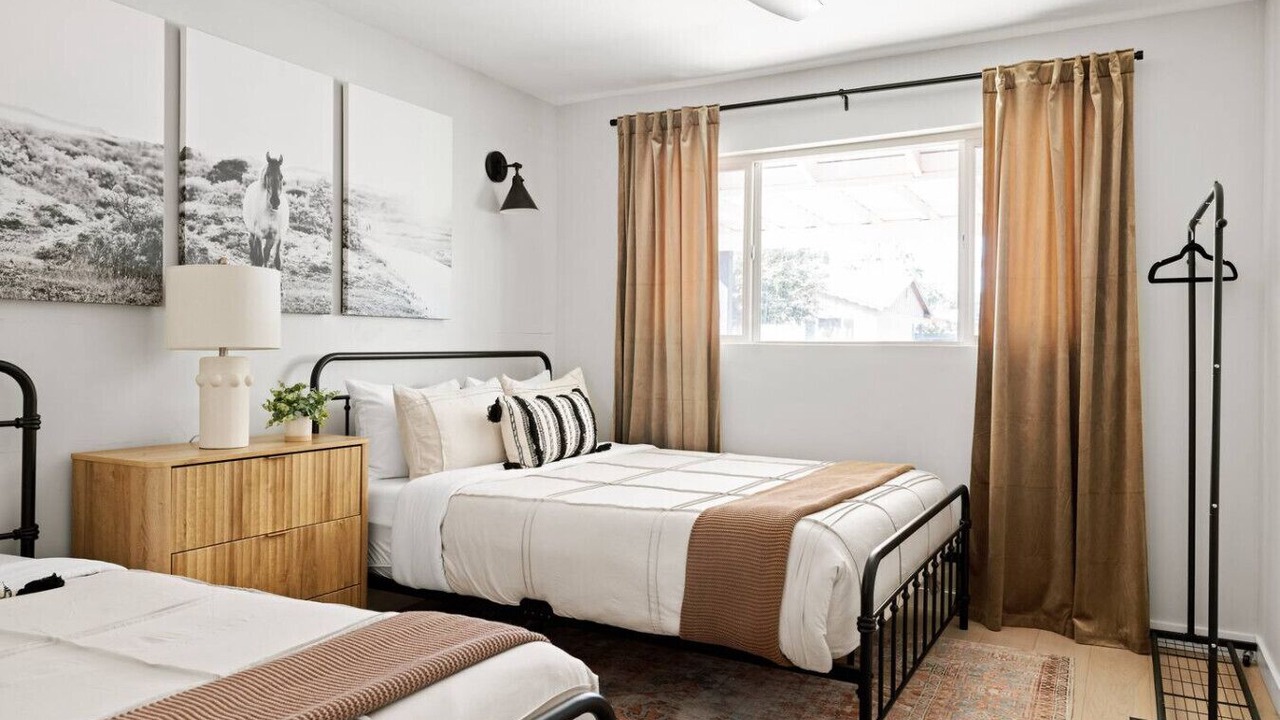 Photo of Bedroom in Papago Parkway