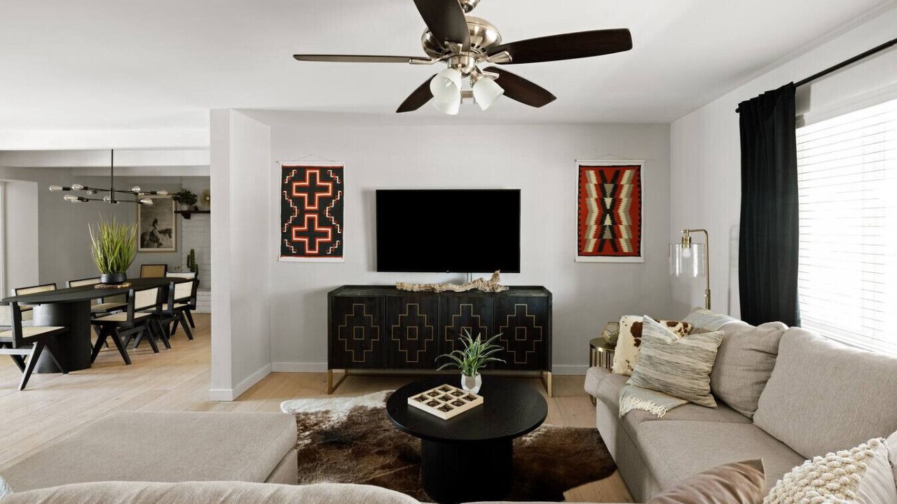 Photo of Livingroom in Papago Parkway