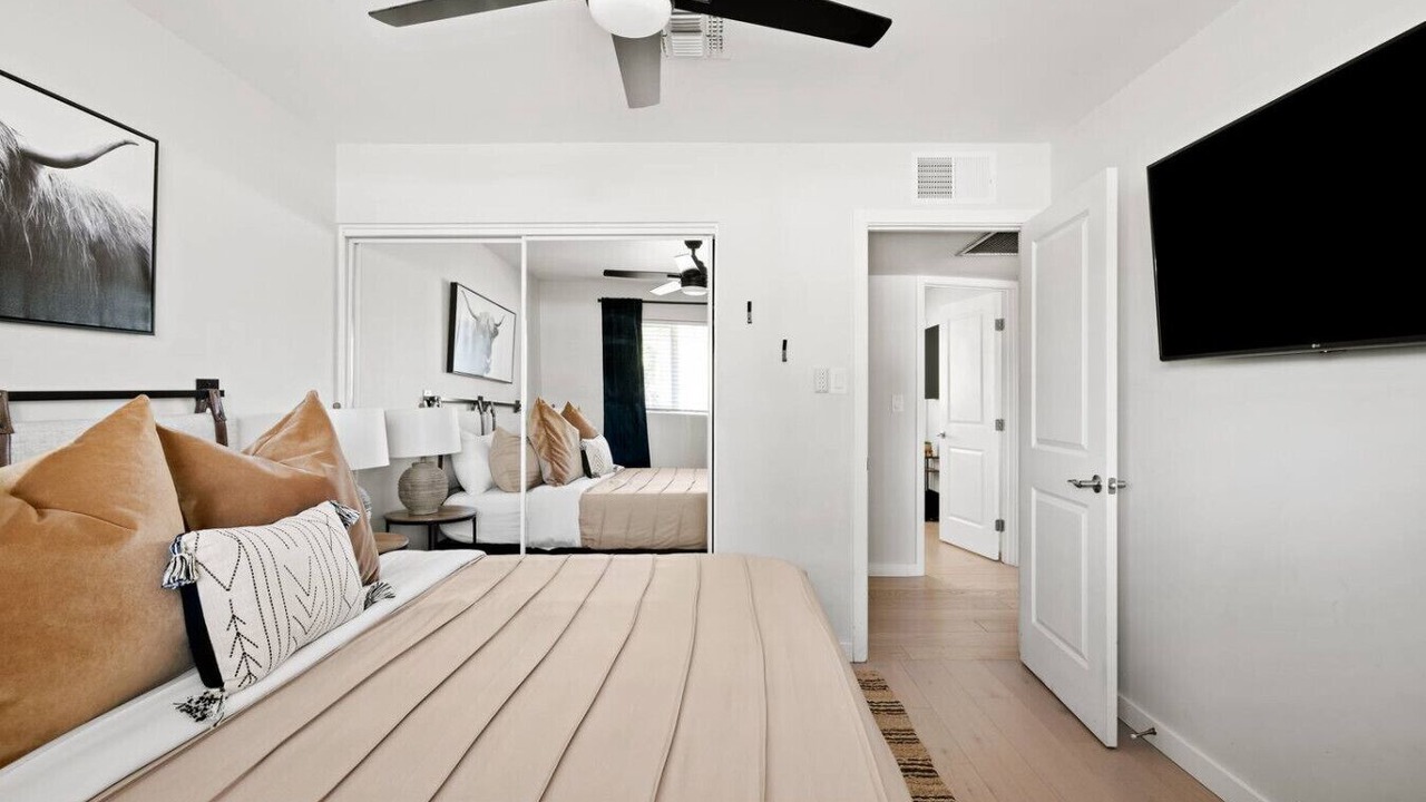 Photo of Bedroom in Papago Parkway