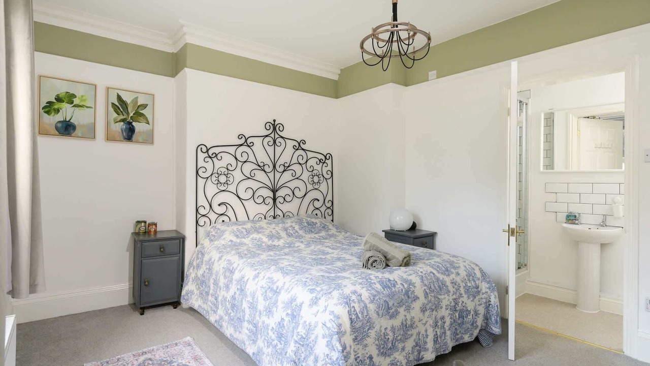 Photo of Bedroom in Edge
