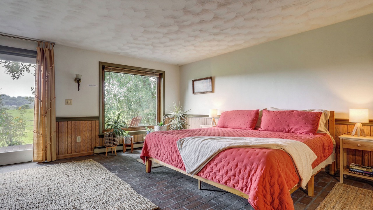 Photo of Bedroom in Willow Street