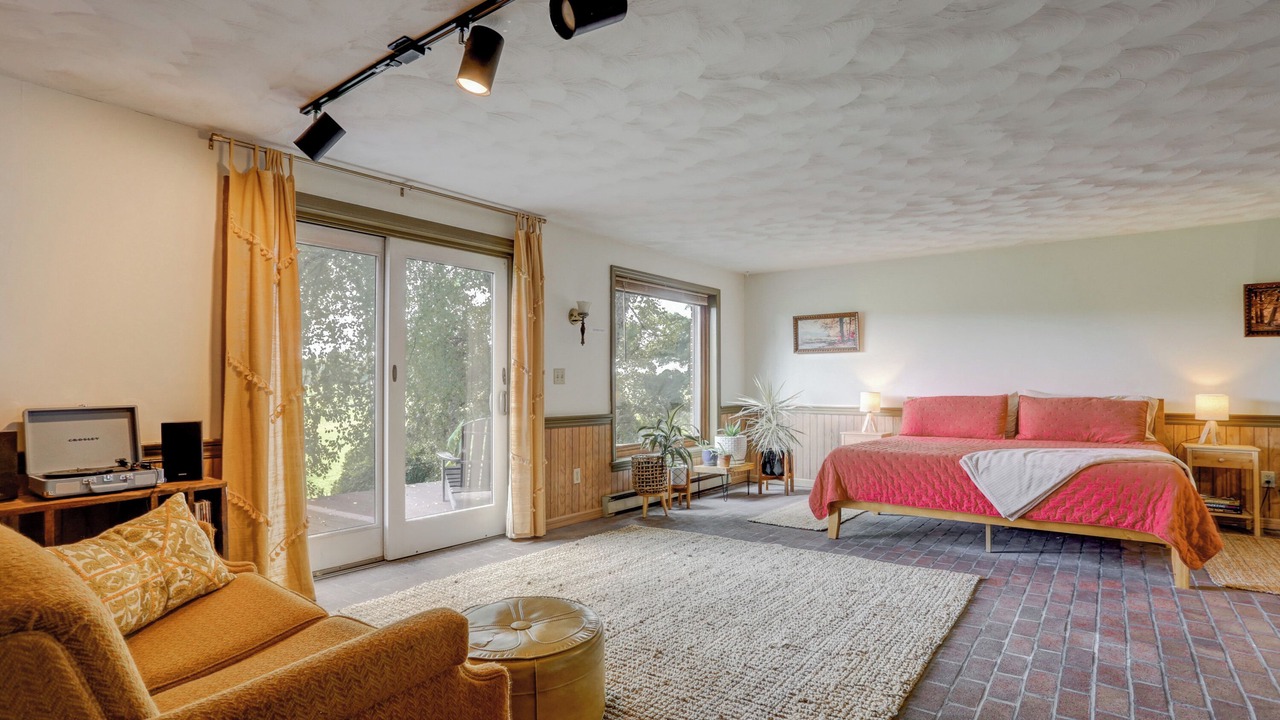 Photo of Bedroom in Willow Street