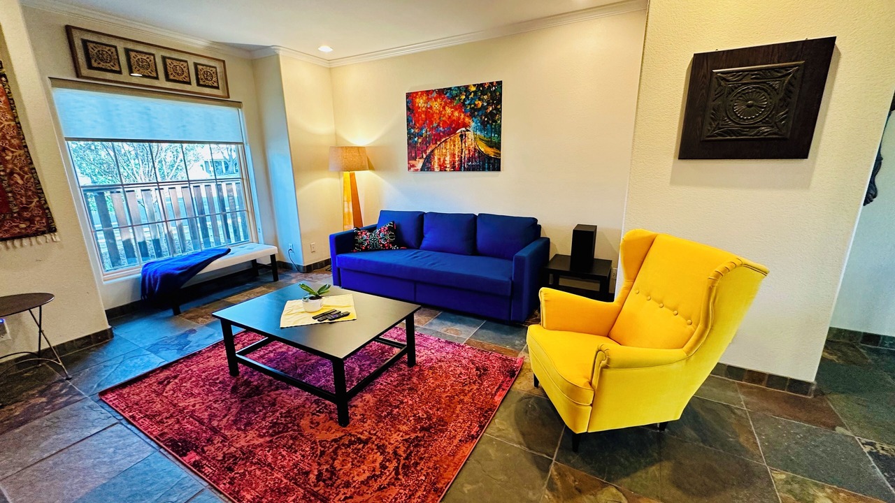 Photo of Livingroom in Davis