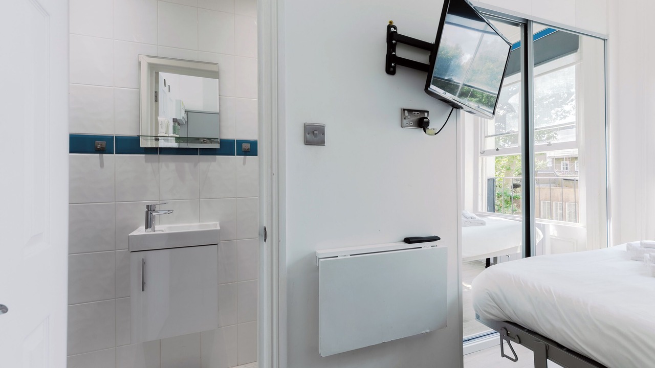 Photo of Bedroom in Lancaster Gate