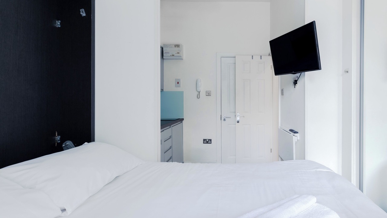 Photo of Bedroom in Lancaster Gate
