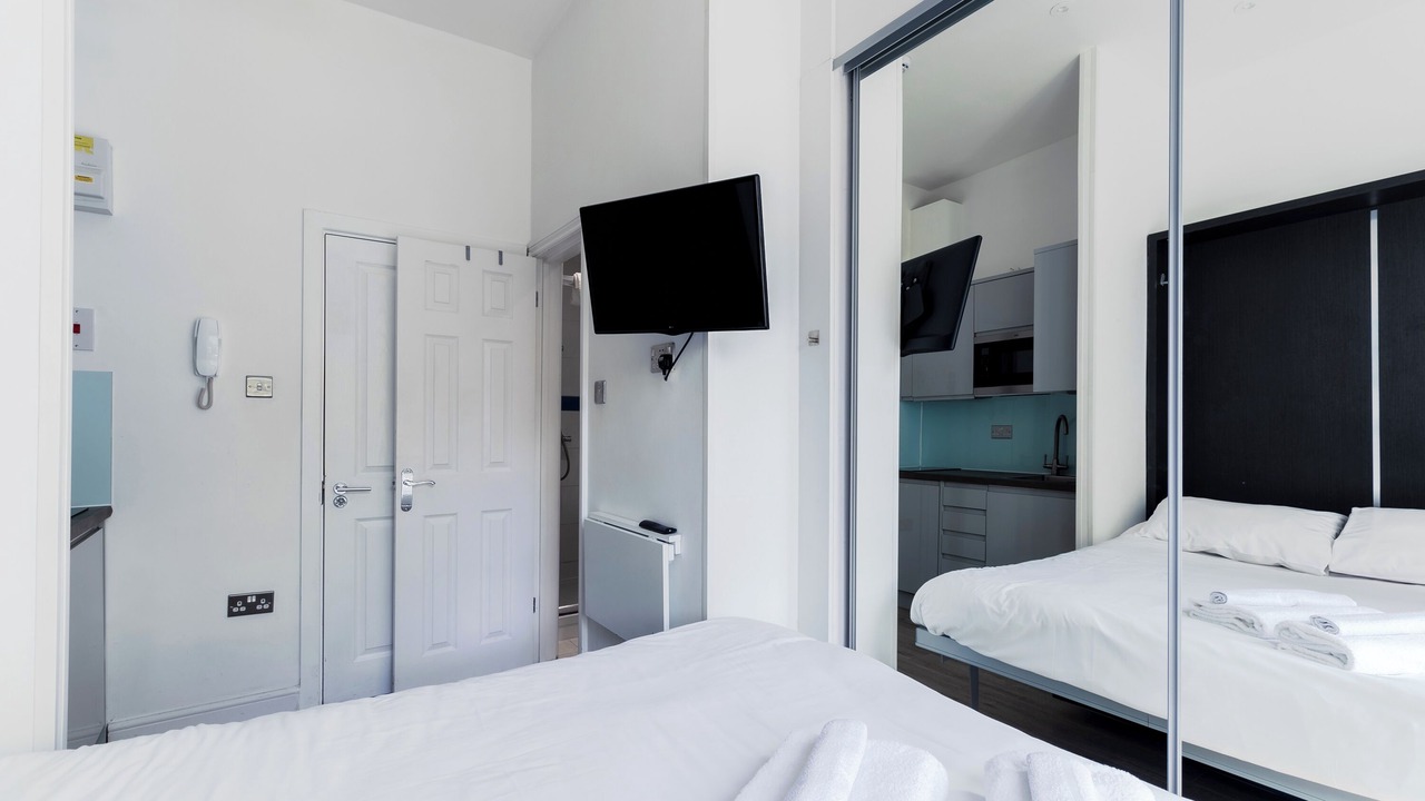 Photo of Bedroom in Lancaster Gate