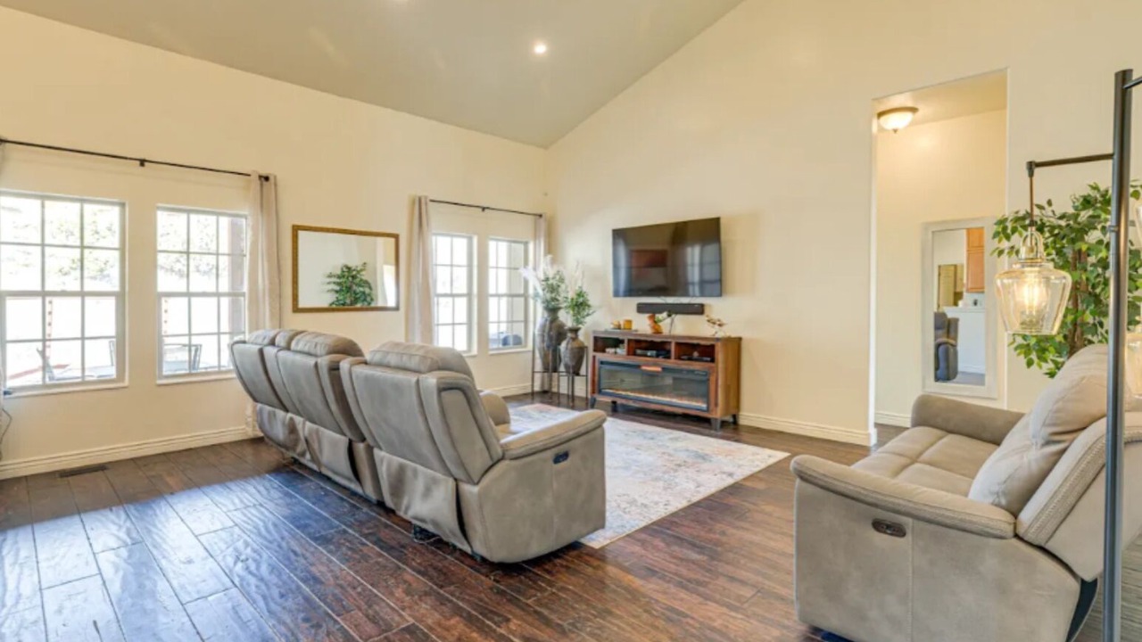 Photo of Livingroom in Lapoint
