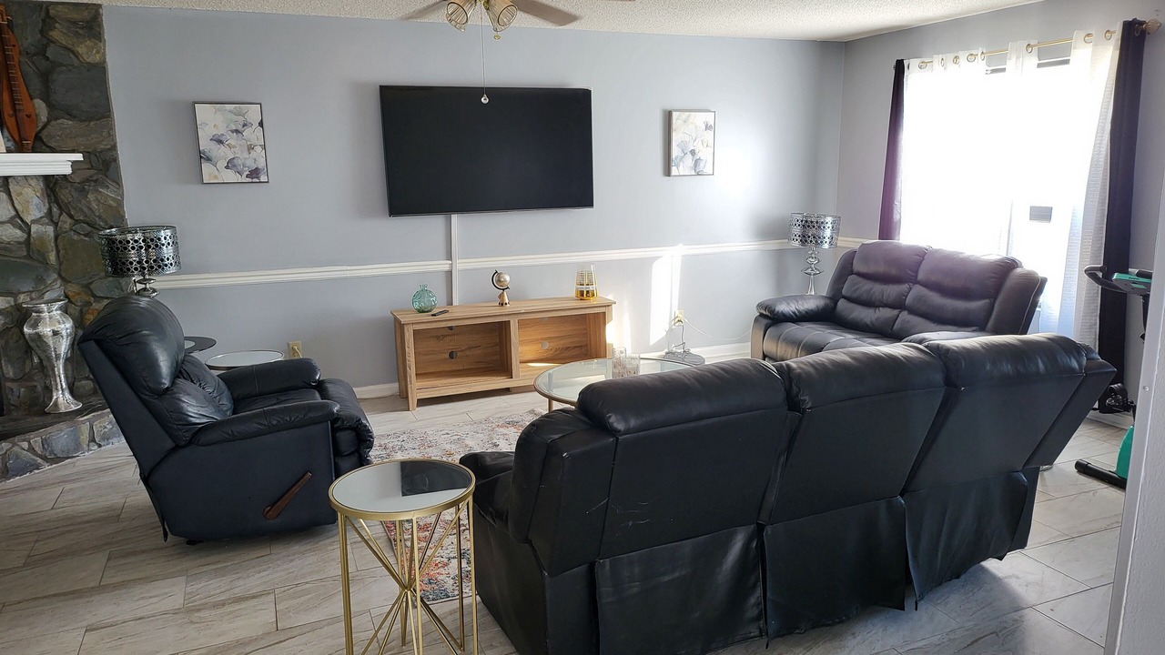 Photo of Livingroom in Warner Robins