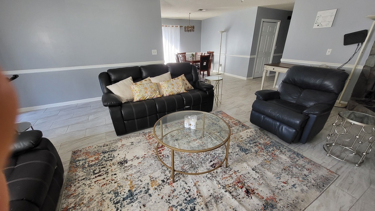 Photo of Livingroom in Warner Robins