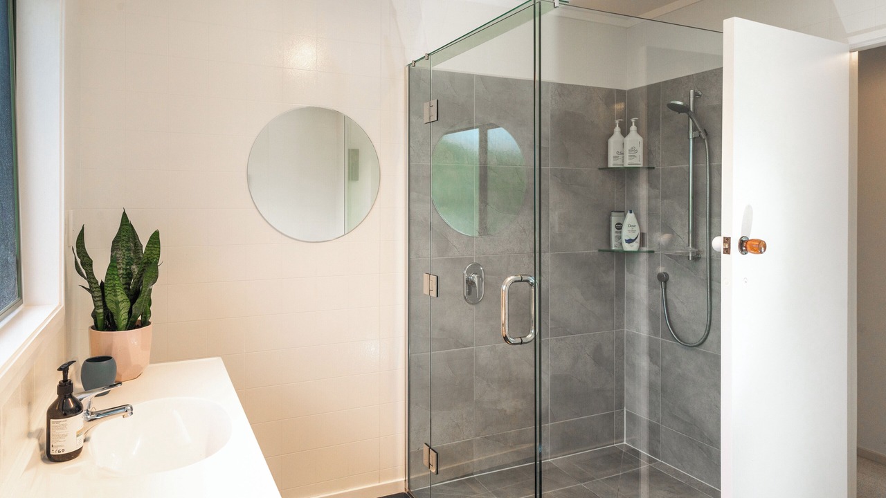 Photo of Bathroom in Russell