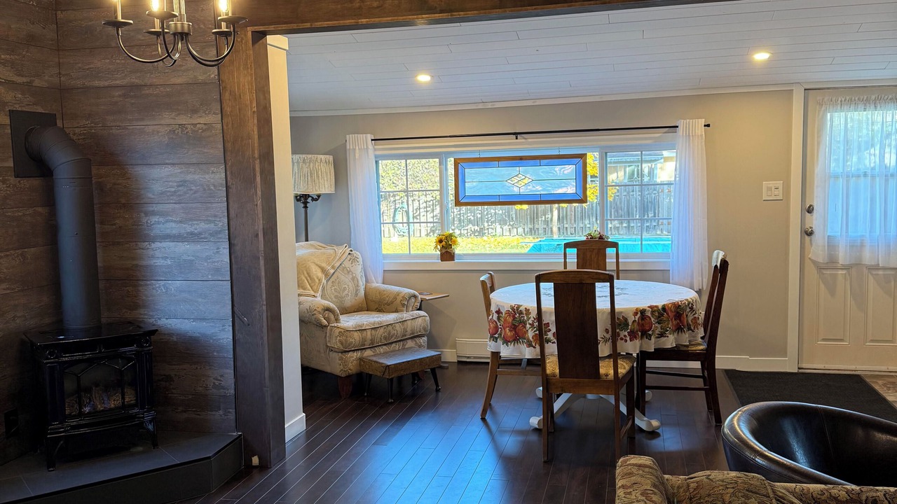 Photo of Livingroom in Castlegar