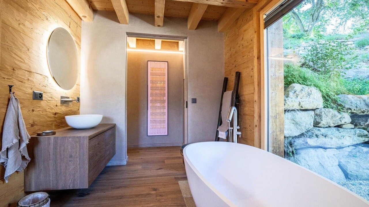 Photo of Bathroom in Vex
