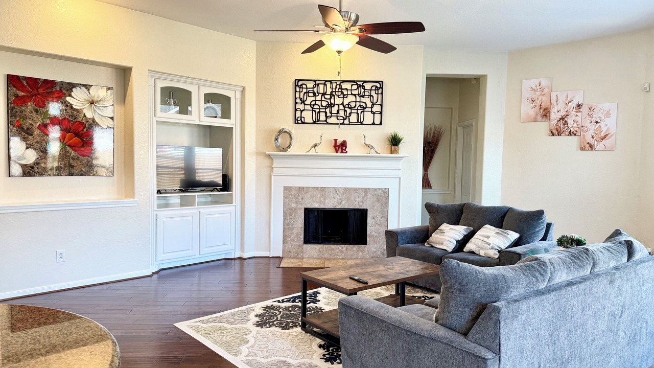 Photo of Livingroom in Spring
