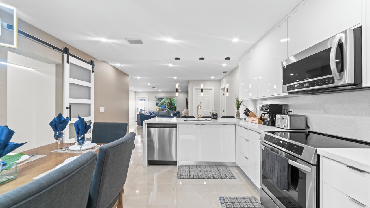 Photo of Kitchen in Golden Glades