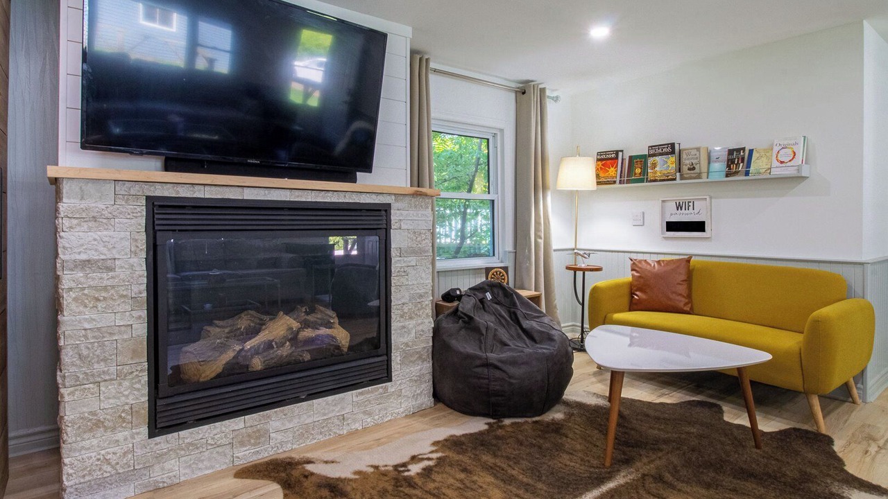 Photo of Livingroom in Scugog