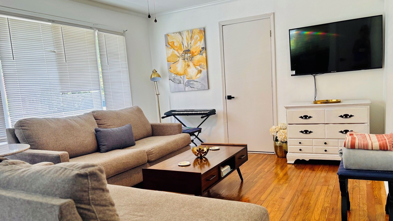 Photo of Livingroom in Burlington