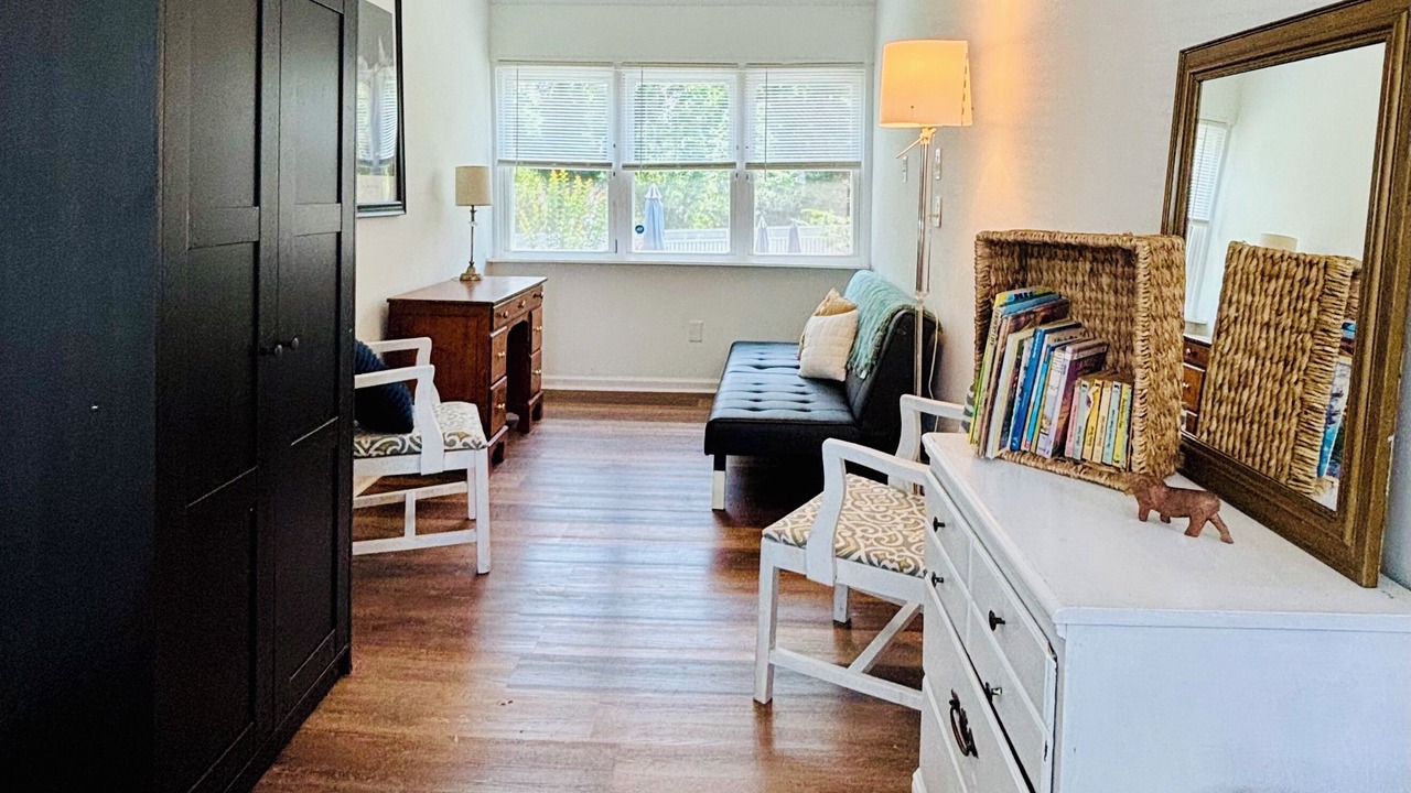 Photo of Livingroom in Burlington