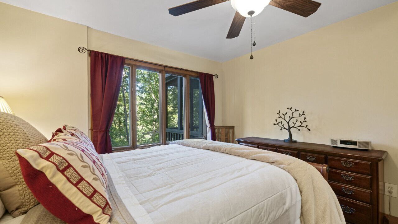 Photo of Bedroom in Big Canoe