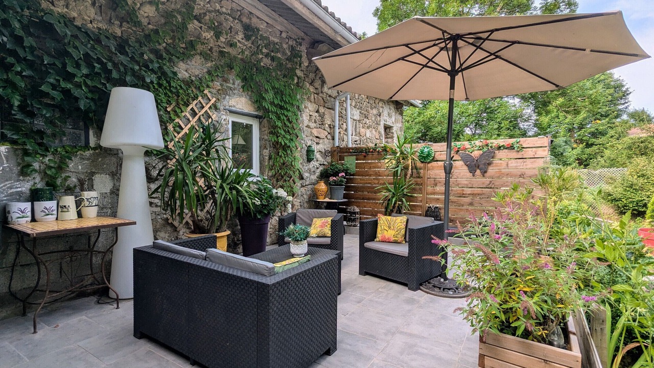 Photo of Patio Balcony in Saint-Victor-sur-Arlanc