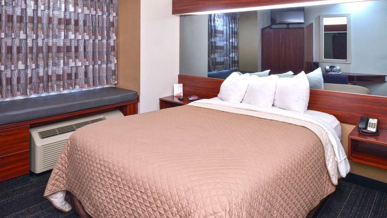 Photo of Bedroom in Maryville