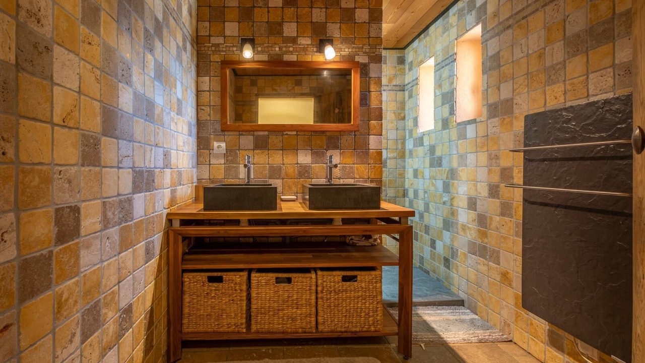 Photo of Bathroom in Laragne-Monteglin