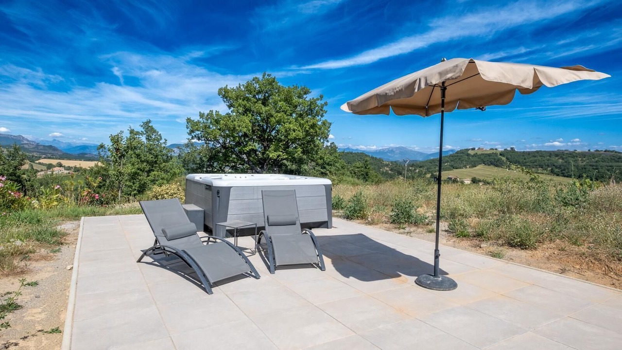 Photo of Patio Balcony in Laragne-Monteglin