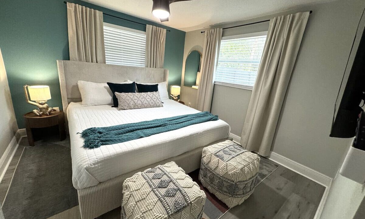 Photo of Bedroom in Town N County Park