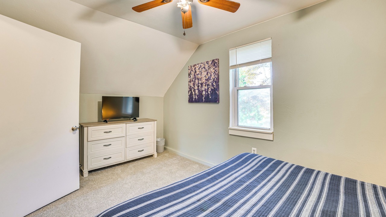 Photo of Bedroom in Elmira
