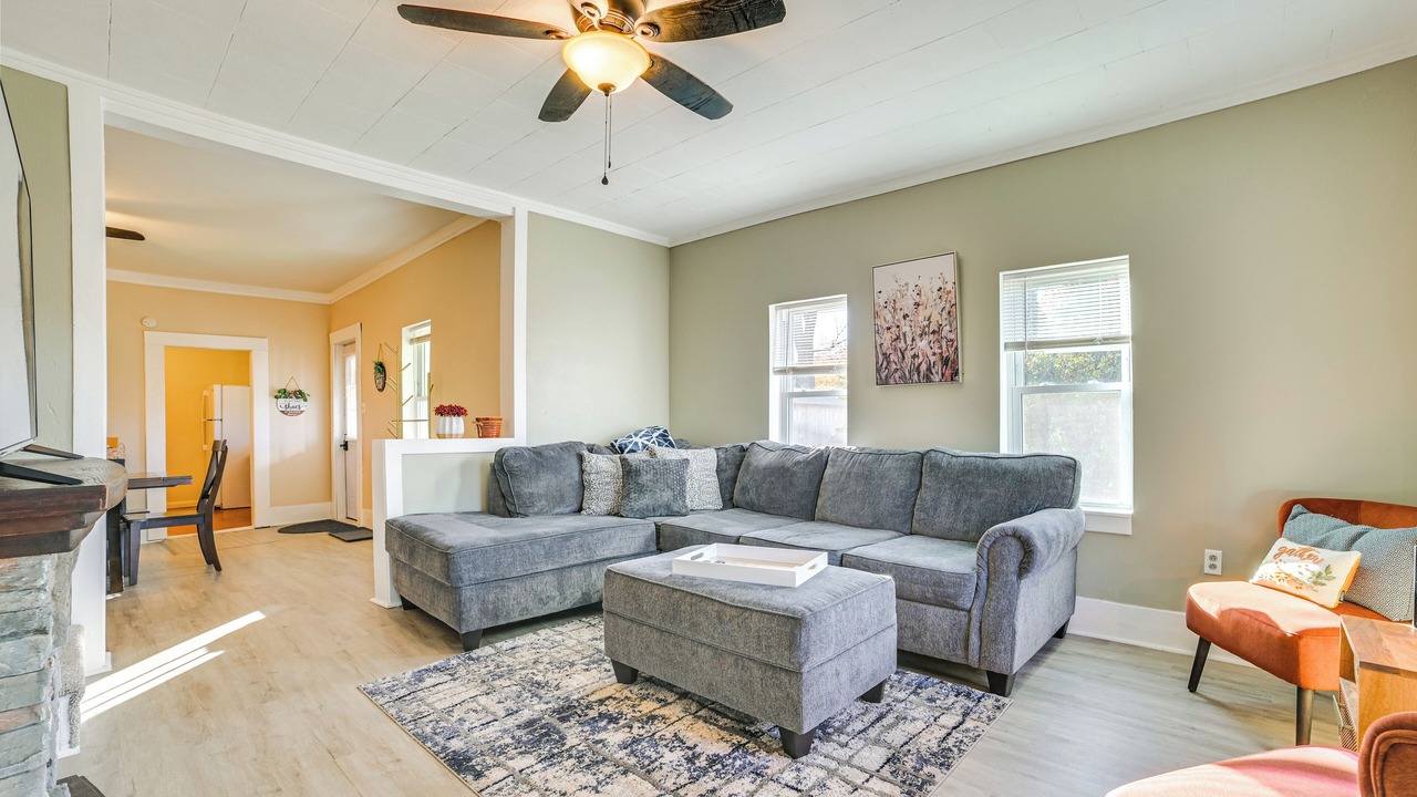 Photo of Livingroom in Elmira