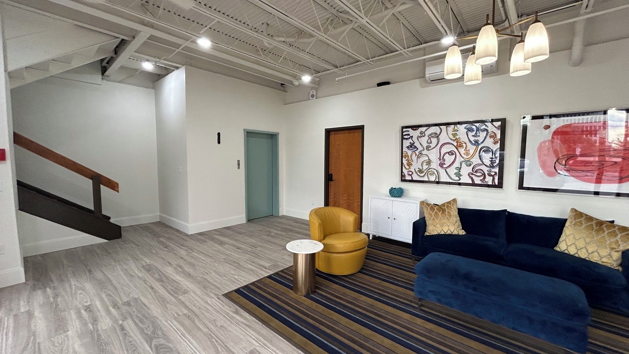 Photo of Livingroom in Downtown Jackson