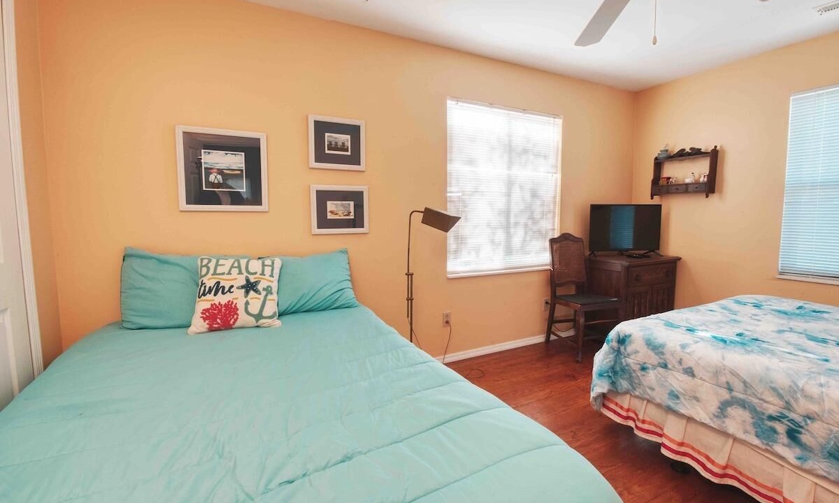 Photo of Bedroom in Crescent Beach