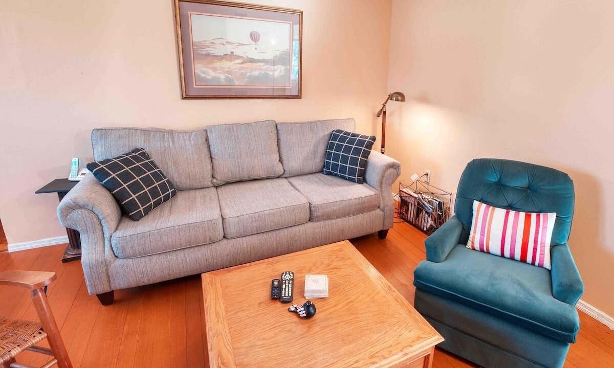 Photo of Livingroom in Crescent Beach