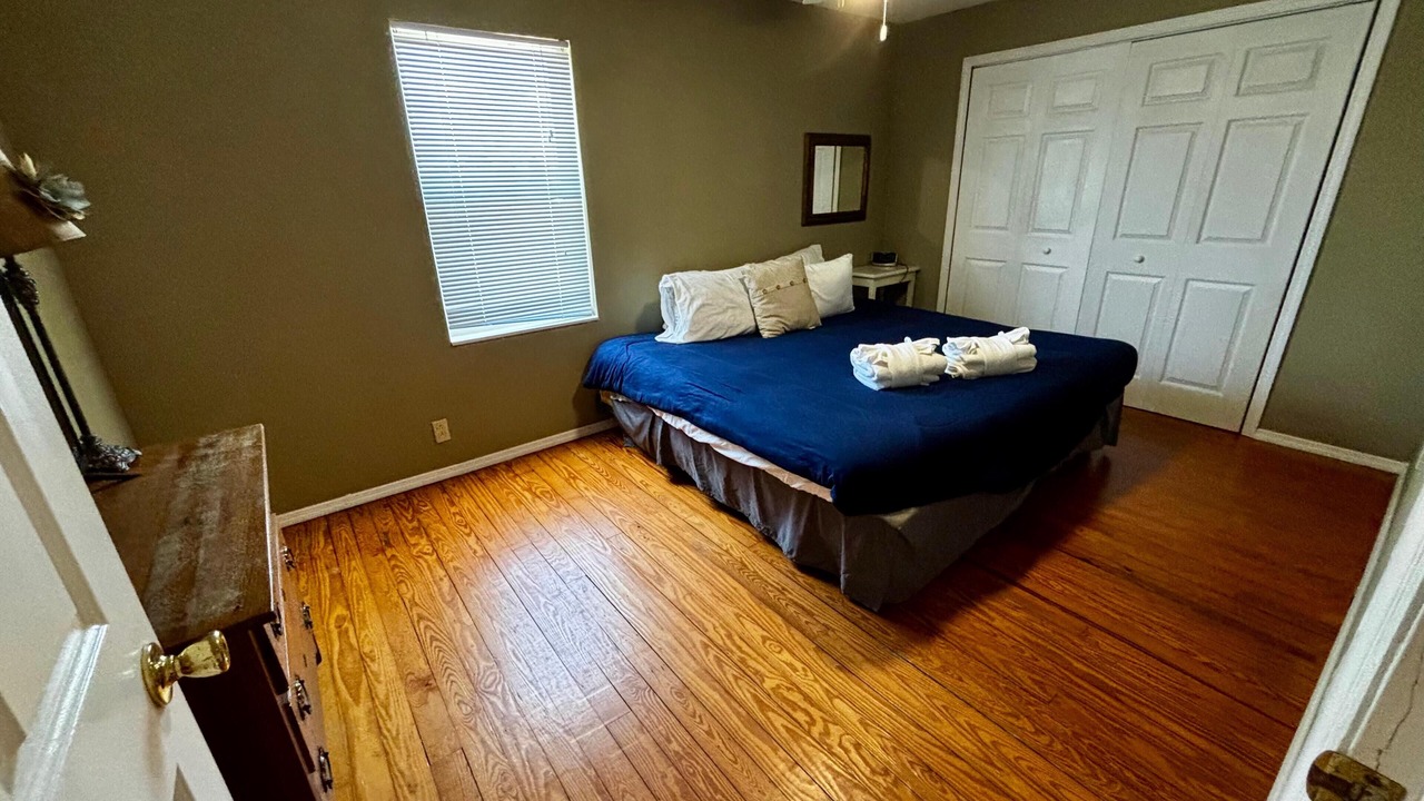 Photo of Bedroom in Crescent Beach
