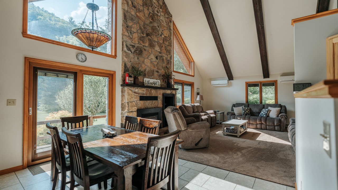Photo of Livingroom in Cedar Run