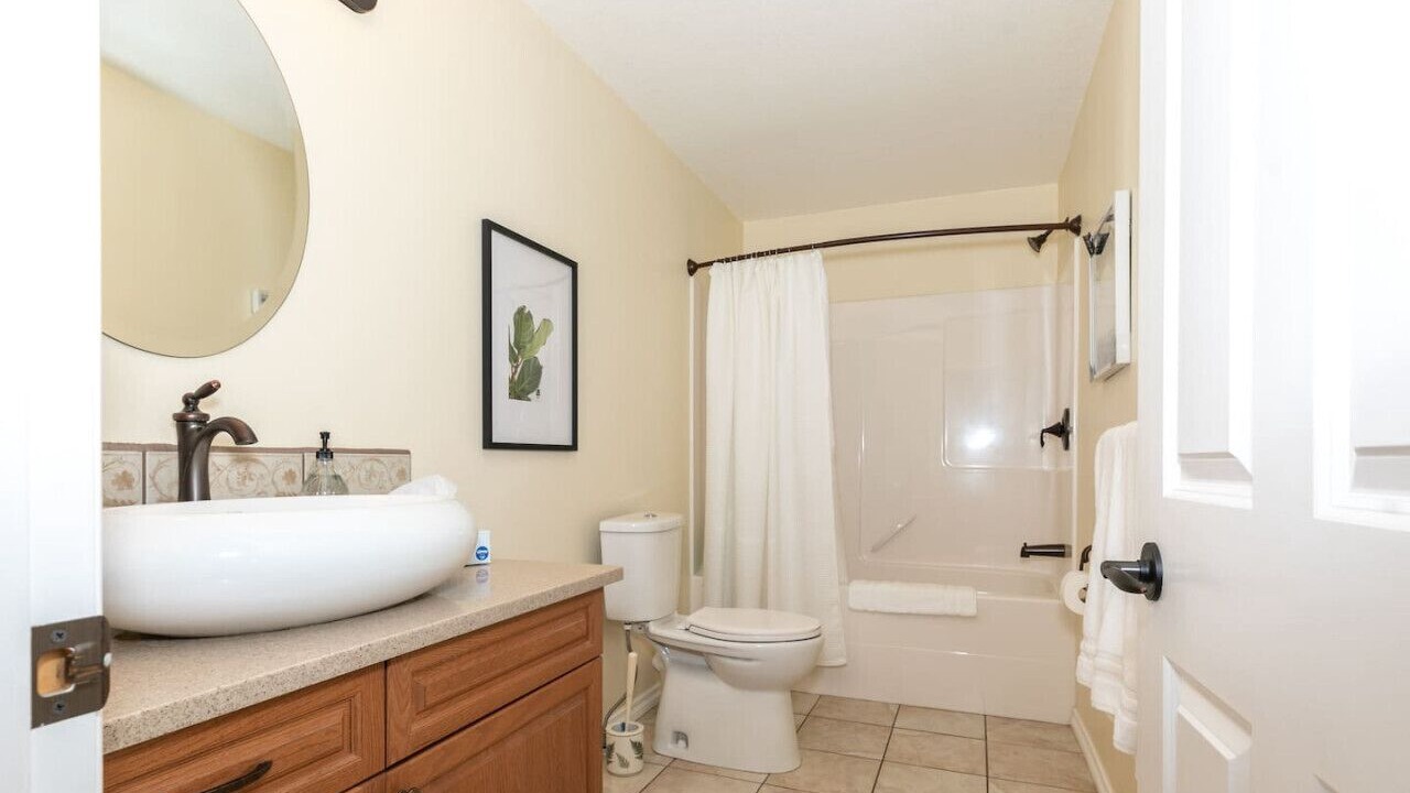 Photo of Bathroom in Division No. 14